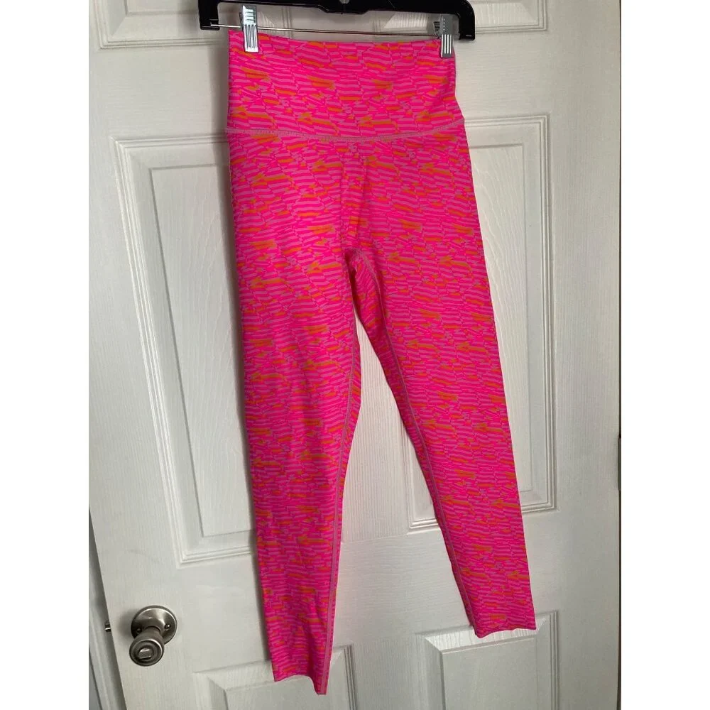 NWOT OFFLINE By Aerie Goals Crochet Inset Legging Size‎ Medium